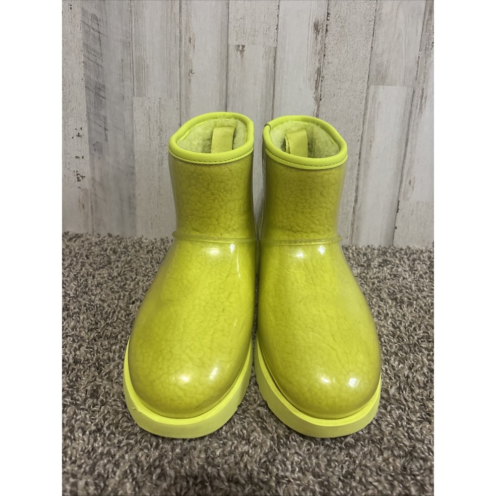 UGG Women's Classic Short Clear Key Lime Size 7 - Picture 4 of 8